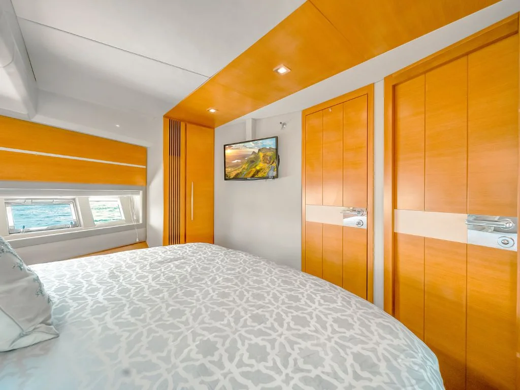 Twin cabin onboard the 60 Azimut yacht