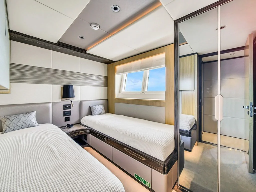 Luxurious master cabin on the 100 Majesty yacht
