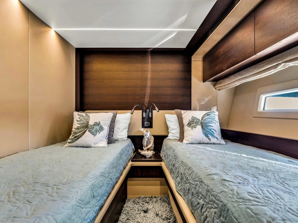 Another cabin in the 75 Azimut with stylish design