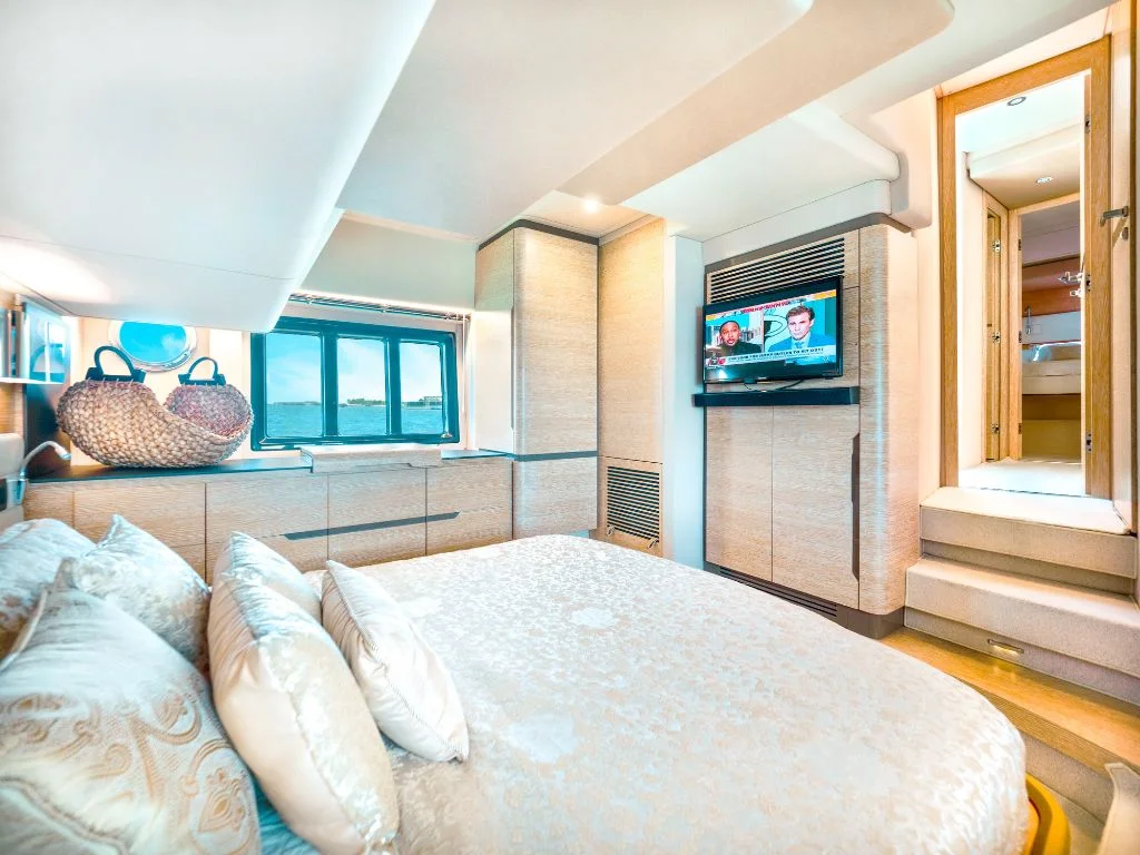 Twin cabin on 53 Azimut yacht