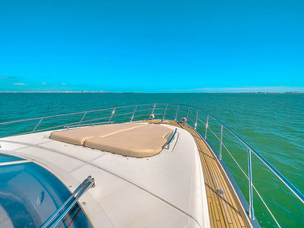 Front deck of the 70 Azimut V with sunpads