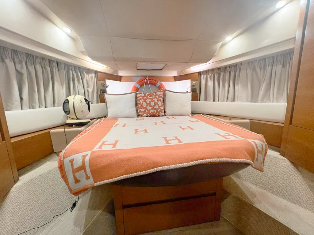 Bedroom of the master cabin on the 40 Azimut II yacht