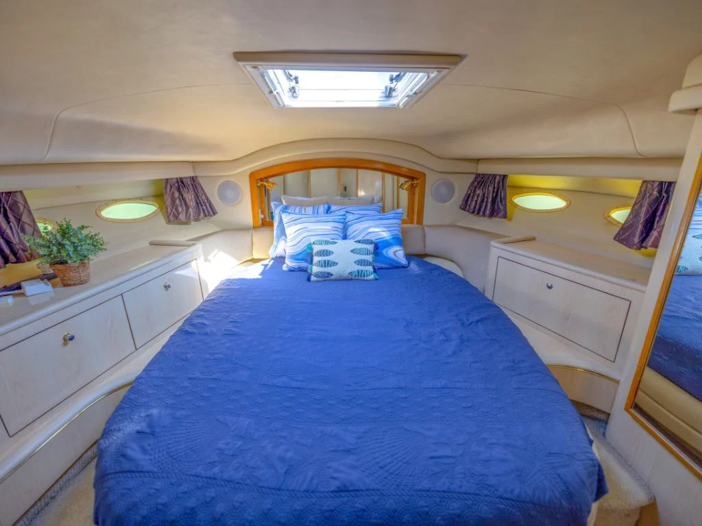 Another comfortable cabin in the 44 Sea Ray II yacht