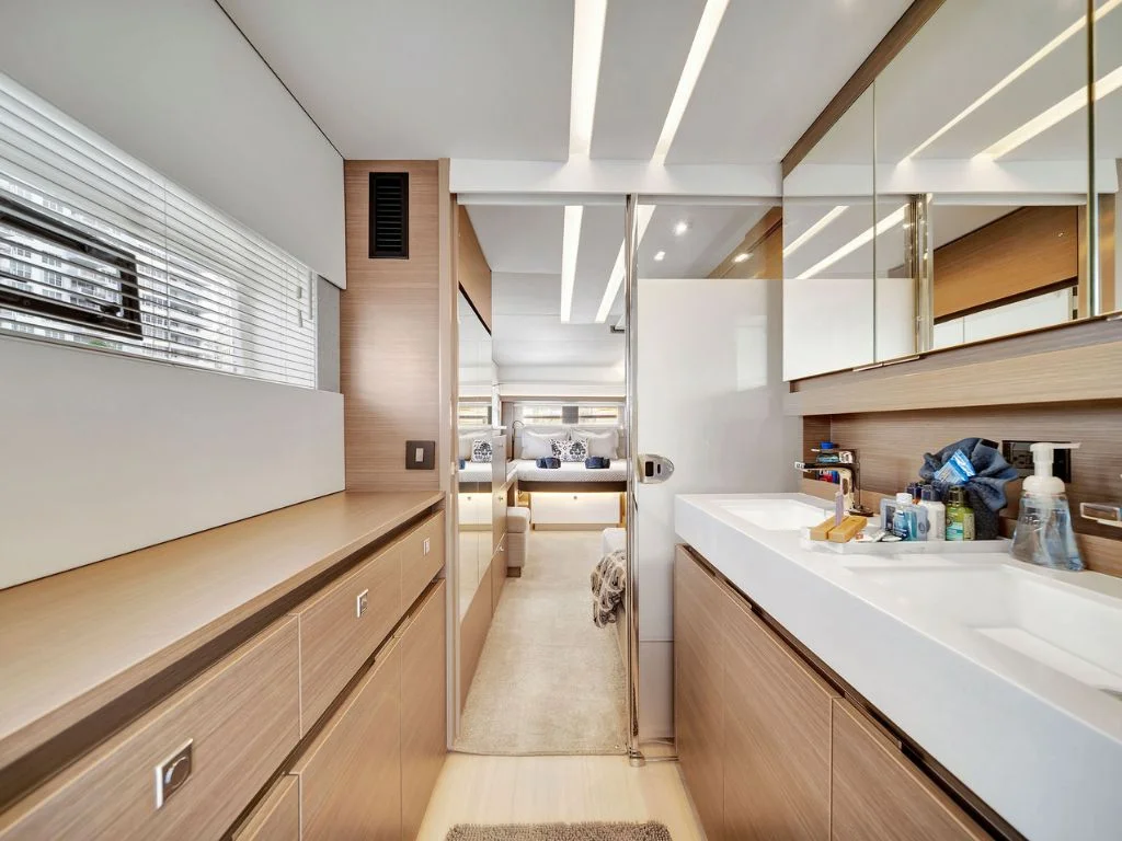 Luxurious master cabin inside the 60 Leopard yacht