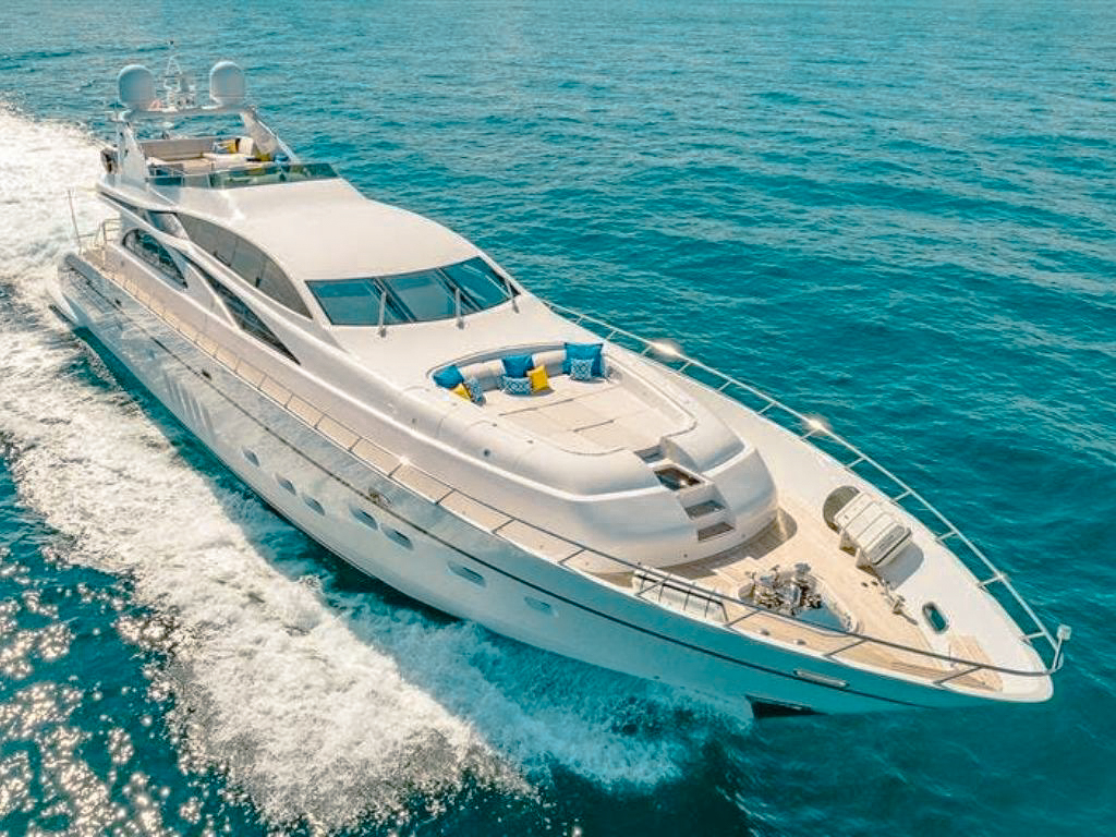 Spacious deck of 105 Leopard yacht