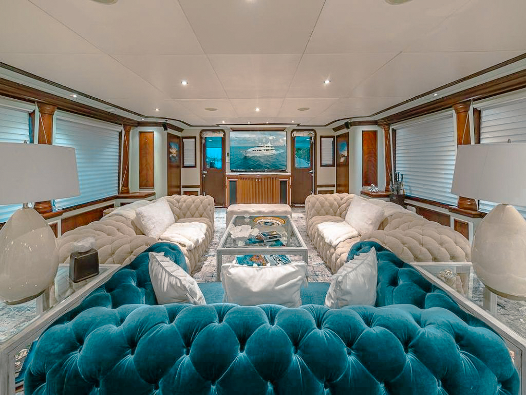 Guests relaxing on the deck of 136 Intermarine Savannah yacht
