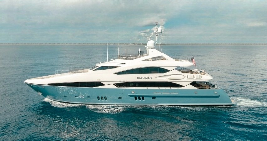 131 Sunseeker yacht with jacuzzi