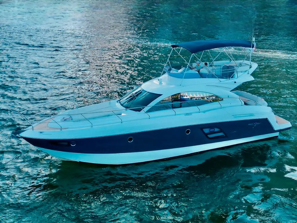 52 Beneteau motor yacht for private charter near Miami's sandbars