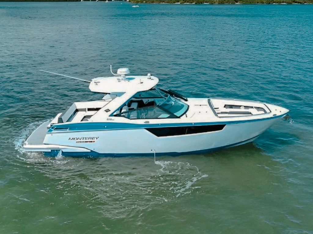 38 Monterey yacht cruising in Miami waters