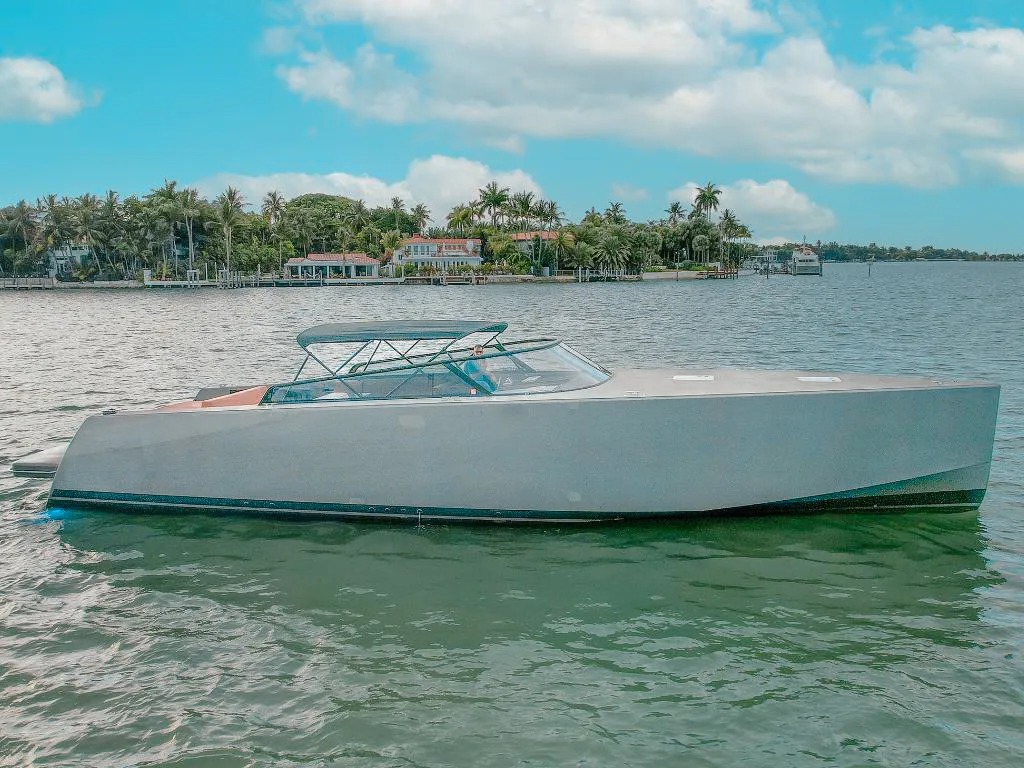 55 Vandutch I yacht cruising in Miami