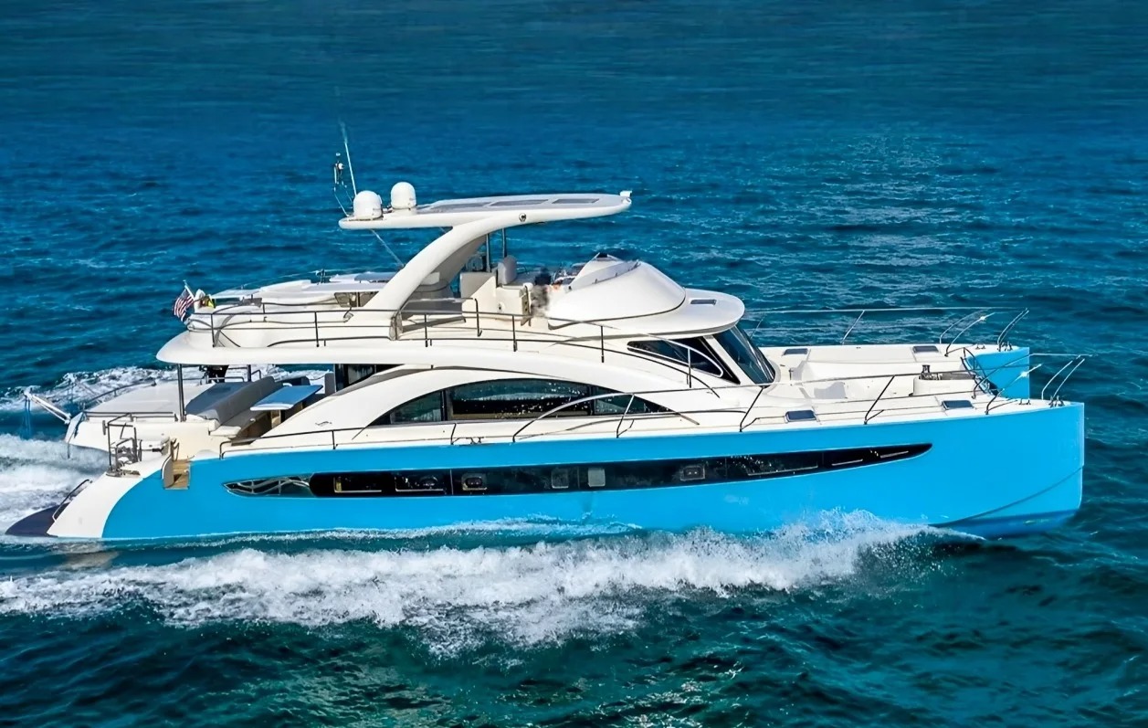 Exterior view of the 62 Power Cat II yacht in Miami