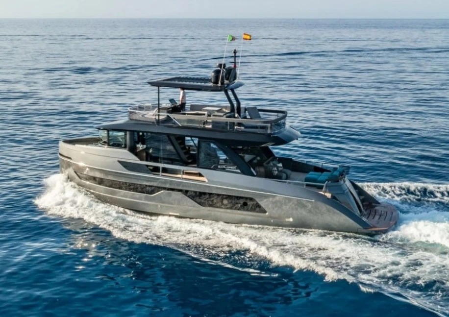 Exterior view of the 62 Explorer yacht in Miami