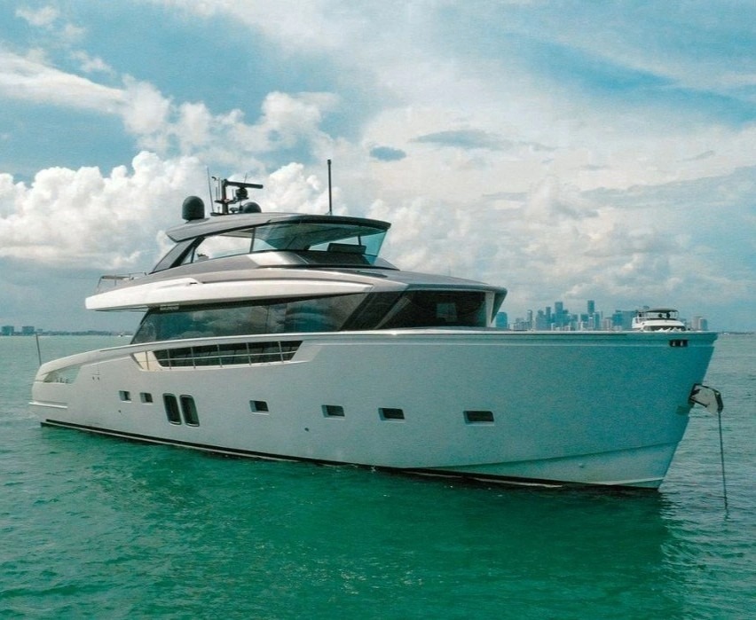 Exterior view of the 76 San Lorenzo yacht in Miami