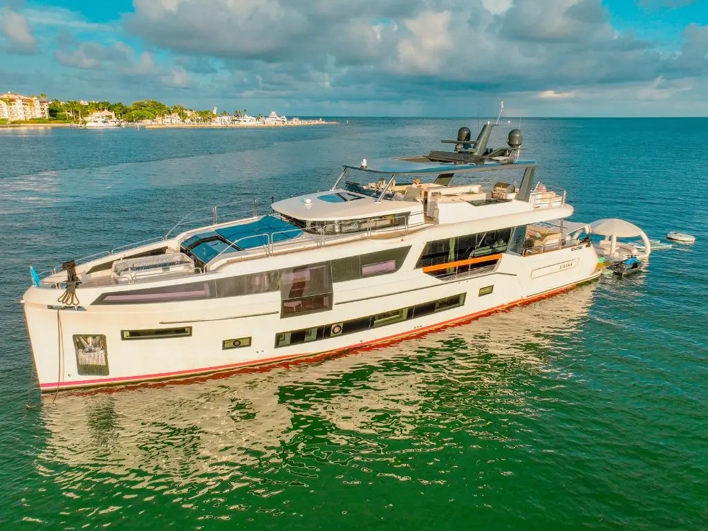 88 Sirena yacht cruising in Miami waters