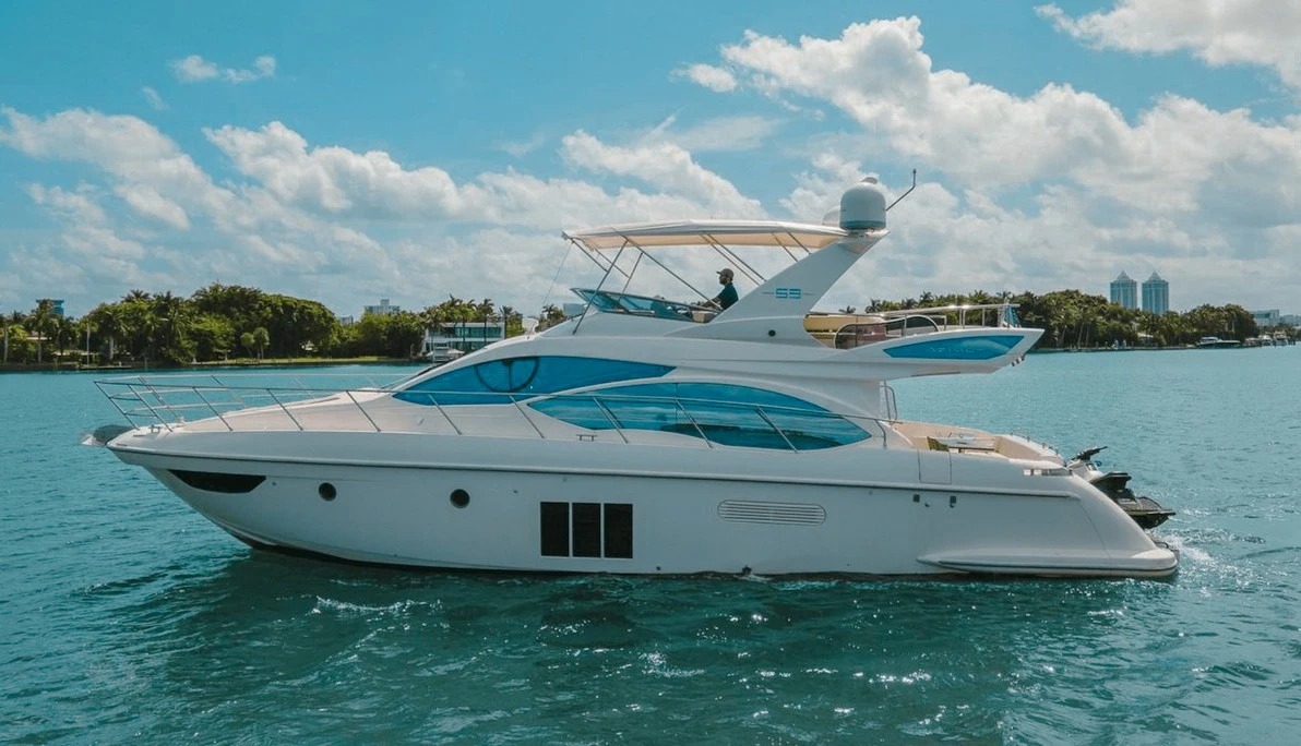 55 Azimut I Italian motor yacht for charter in Miami
