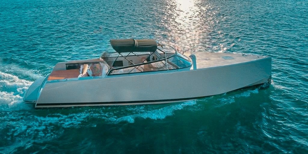 Exterior view of the 40 Vandutch II yacht in Miami