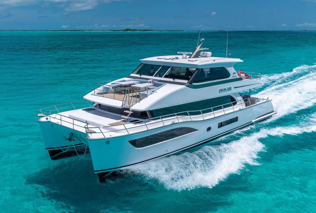 68 Horizon motor yacht available for charter in The Bahamas