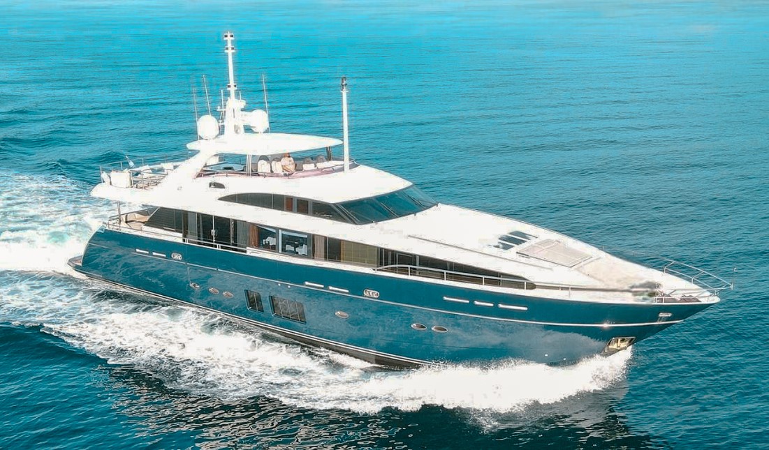 105 Princess superyacht with jacuzzi for private charter in The Bahamas