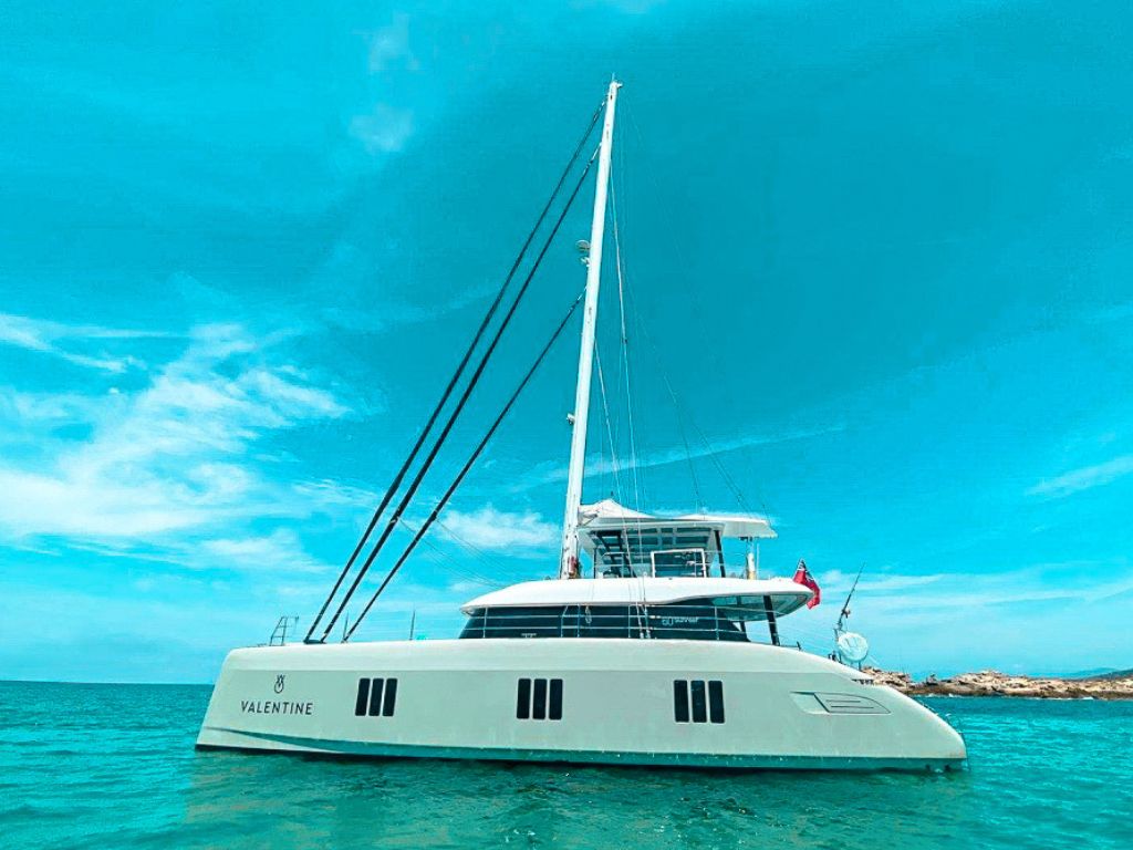 Interior salon of 60 Sunreef yacht