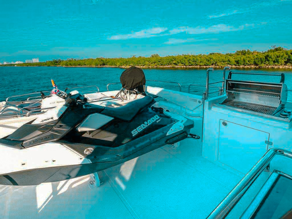 Deck lounge area on 76 Horizon yacht