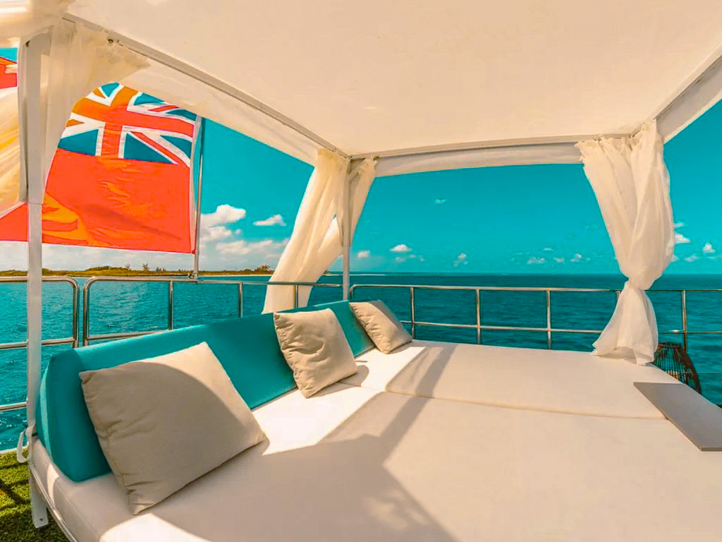 A group enjoying the jacuzzi on 80 Pachoud yacht
