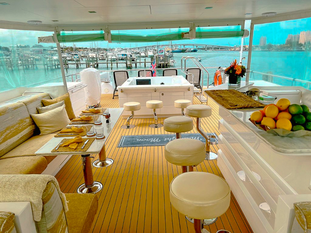 Main salon interior of the 87 Horizon yacht