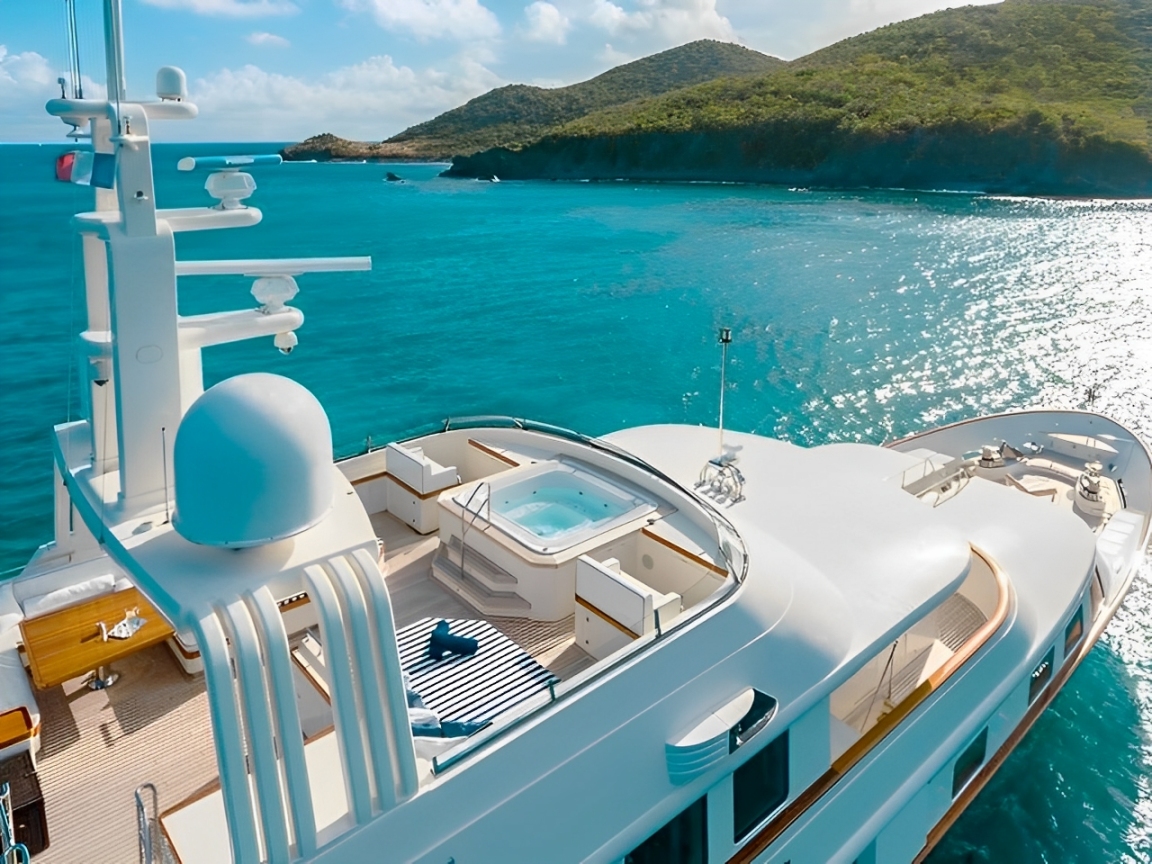 Upper deck and sun lounging area of the 139 Holland