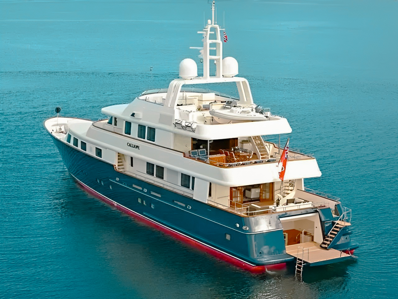 Expansive deck of the 139 Holland yacht, ideal for lounging