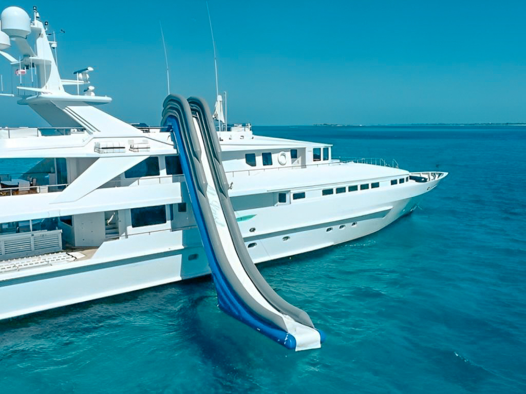 Upper deck of 146 Heesen II yacht with seating for guests