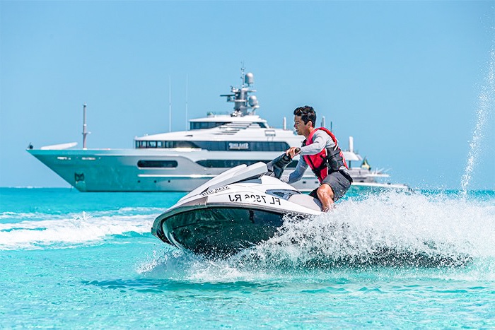 185 Delta yacht cruising in The Bahamas