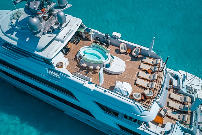 185 Delta yacht with people on deck