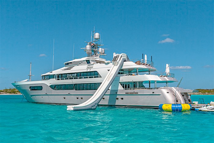 185 Delta yacht exterior in The Bahamas