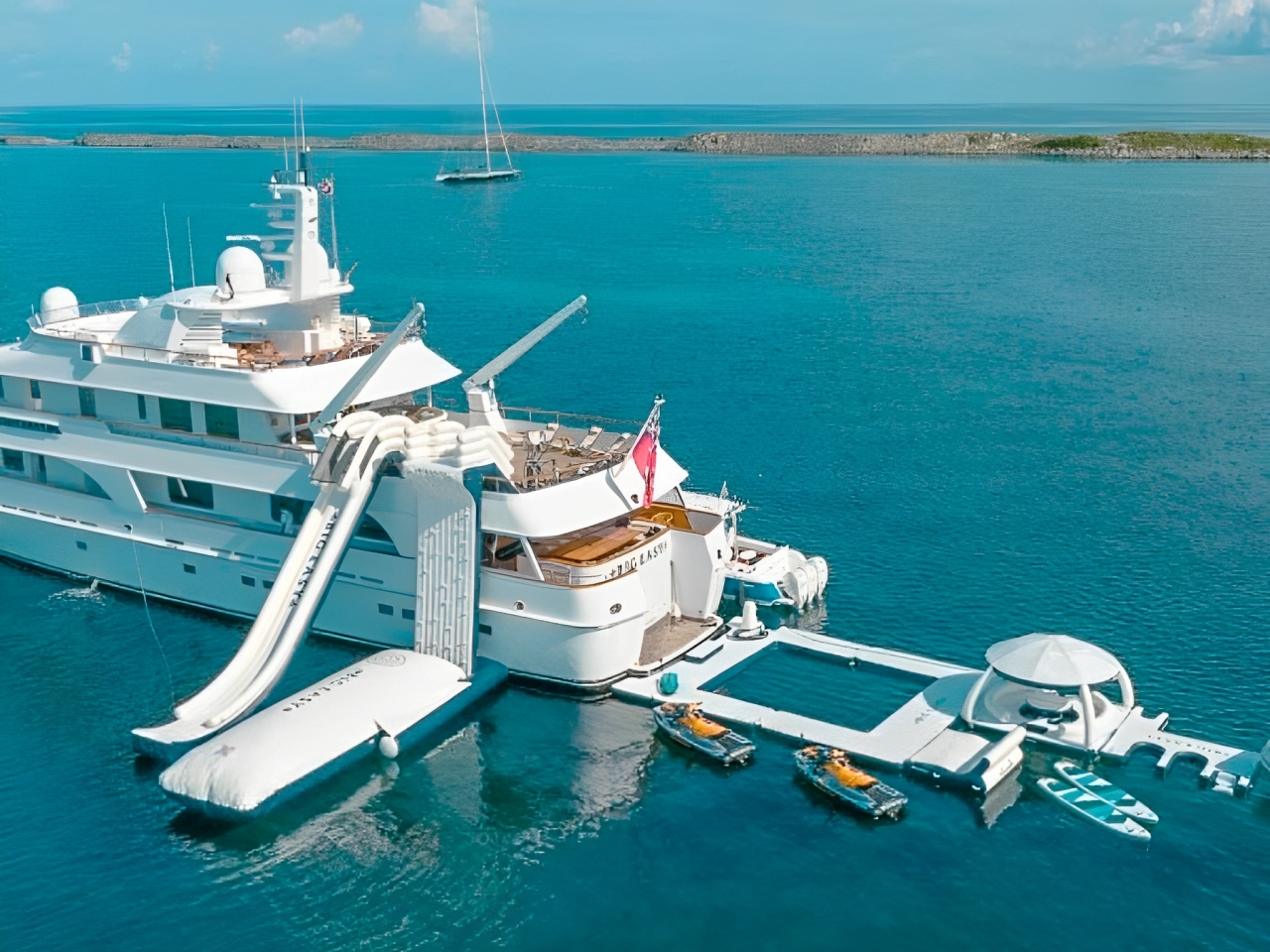 Front exterior view of 200 Hakvoort yacht