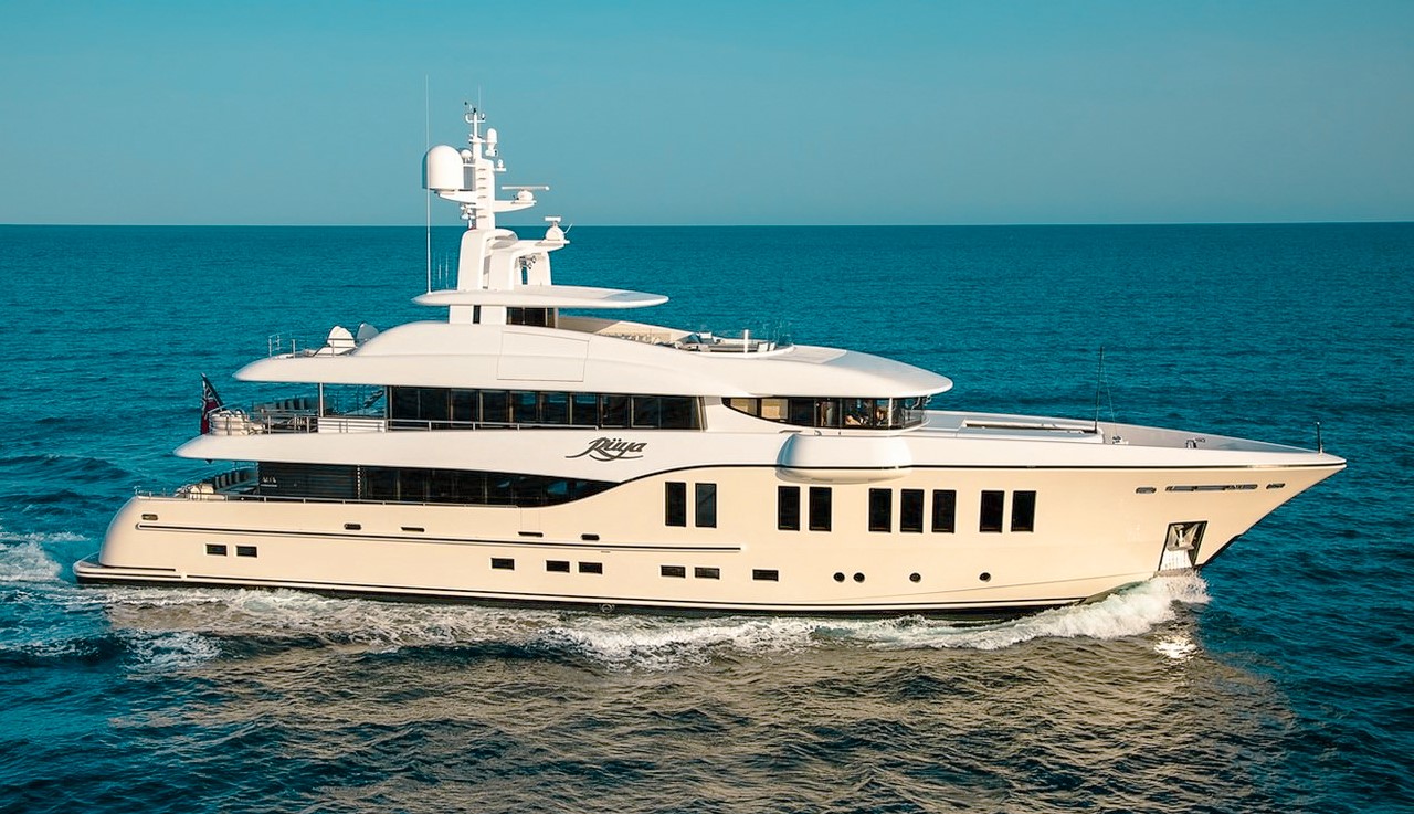 135 Alia modern megayacht for charter in The Bahamas