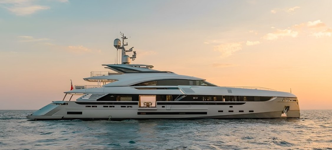 160 Rossi Navi superyacht with swimming pool for charter in The Bahamas