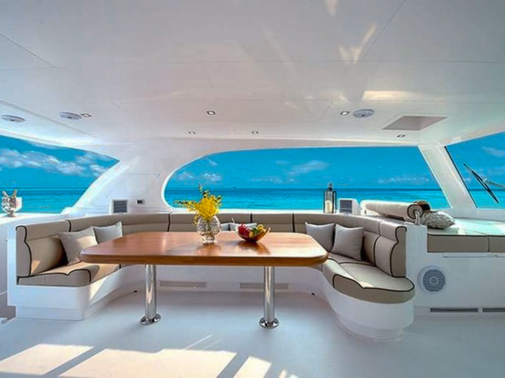 74 Horizon yacht anchored in a beautiful Caribbean bay