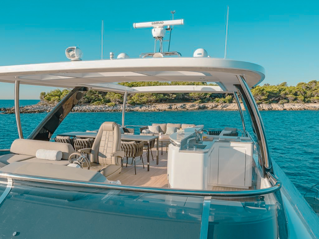 Spacious flybridge of 78 Lagoon II with lounging space
