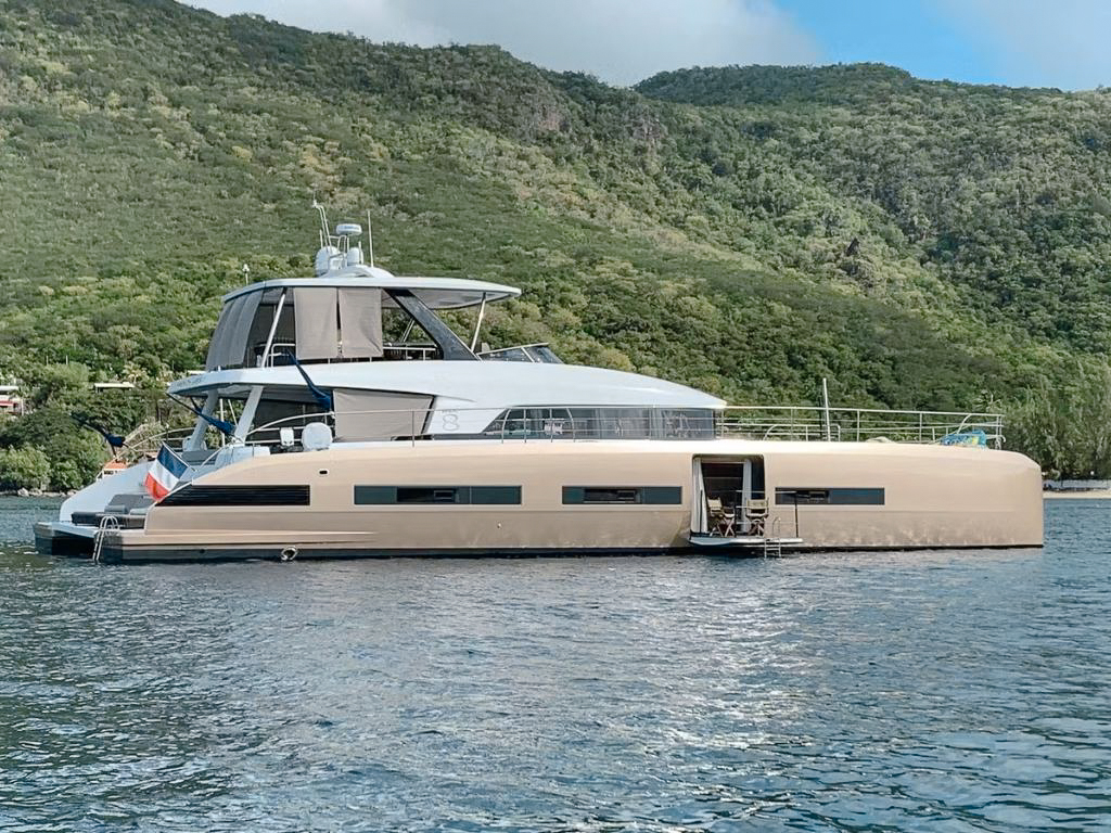 78 Lagoon catamaran with jacuzzi for Caribbean multi-day charter