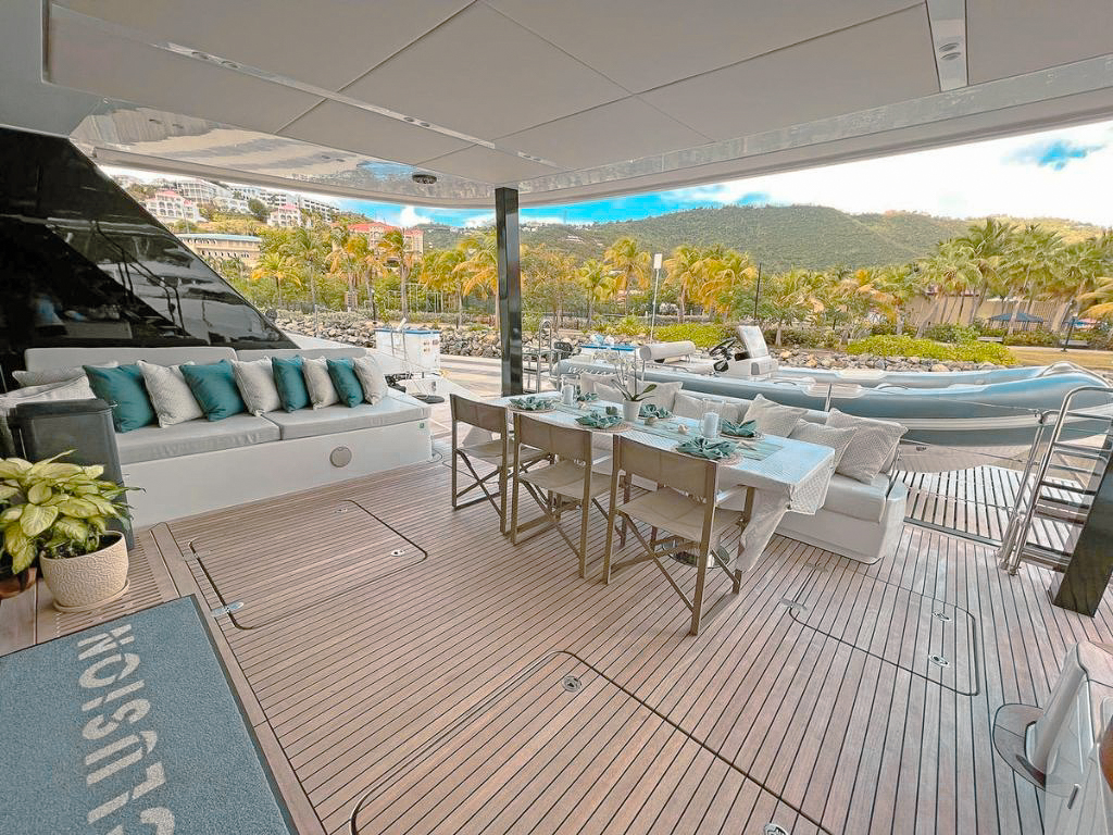 80 Sunreef iV catamaran guests enjoying watersports