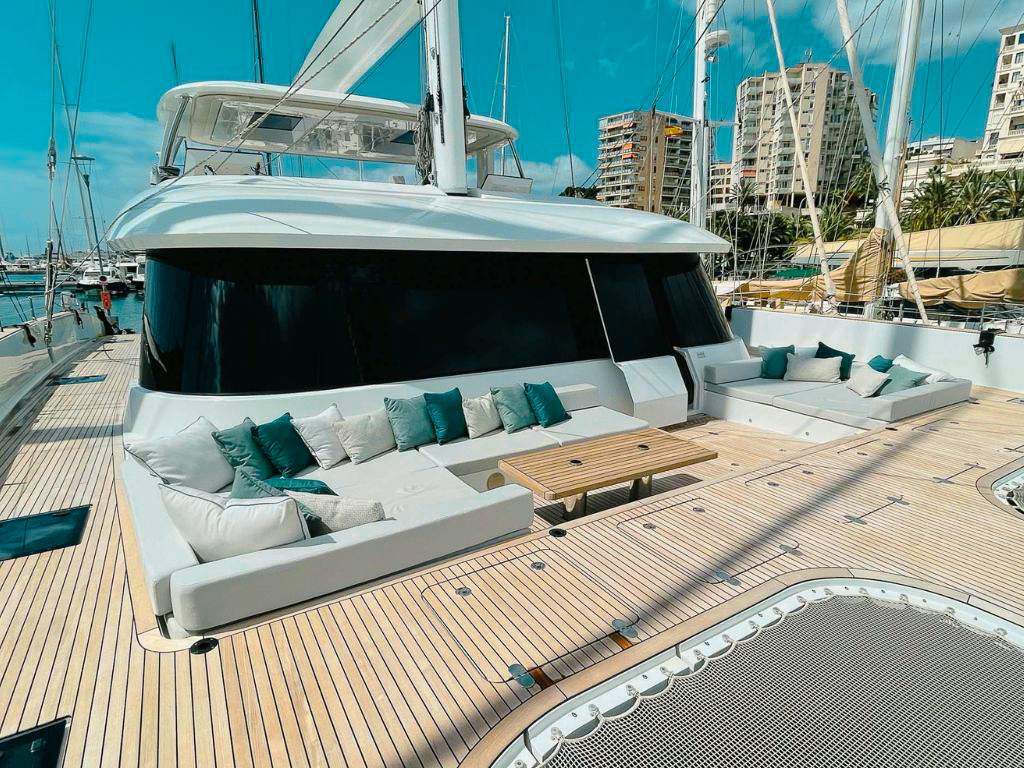 80 Sunreef iV catamaran in a calm Caribbean bay