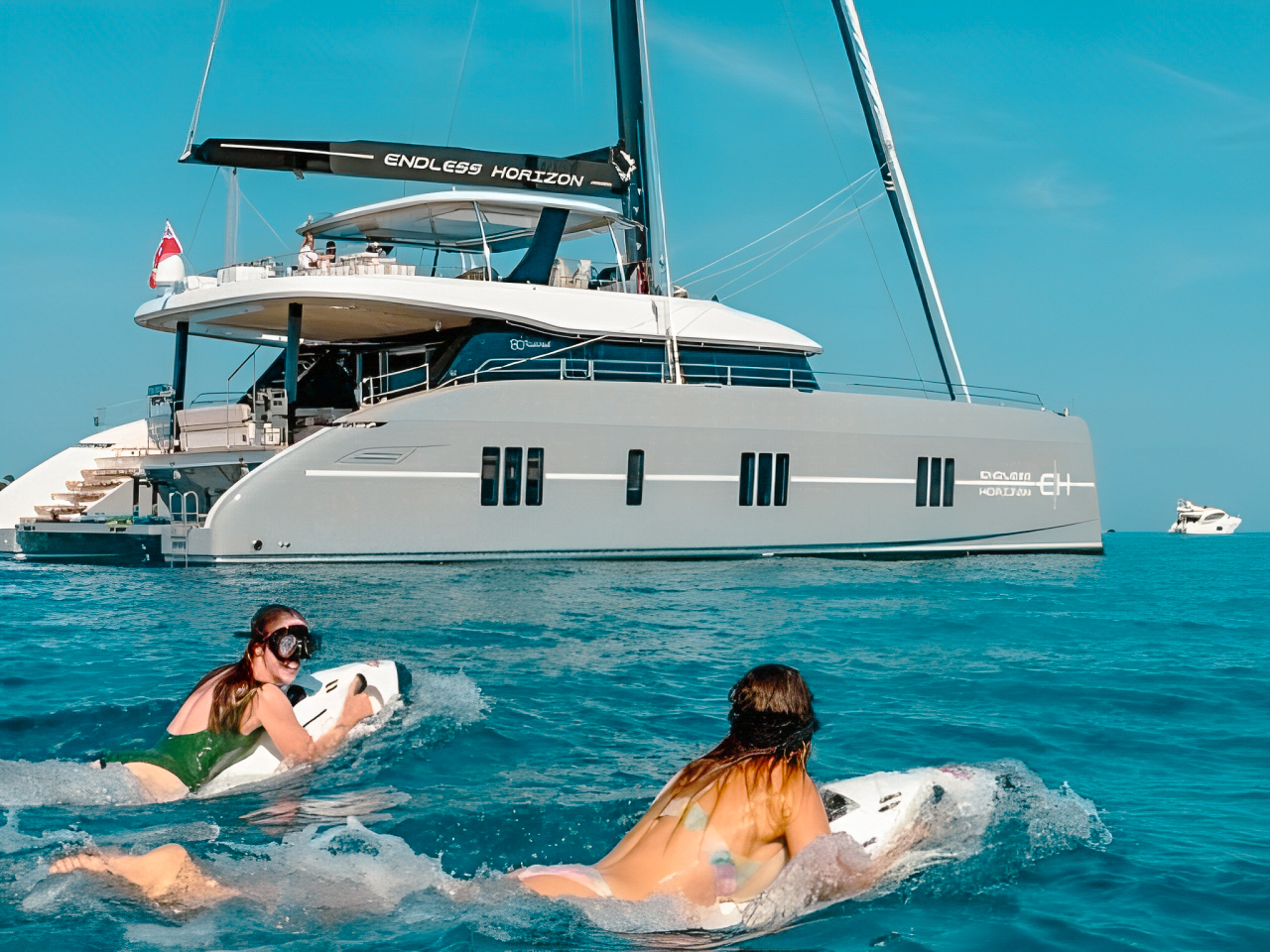 Interior salon lounge area of 80 Sunreef I yacht
