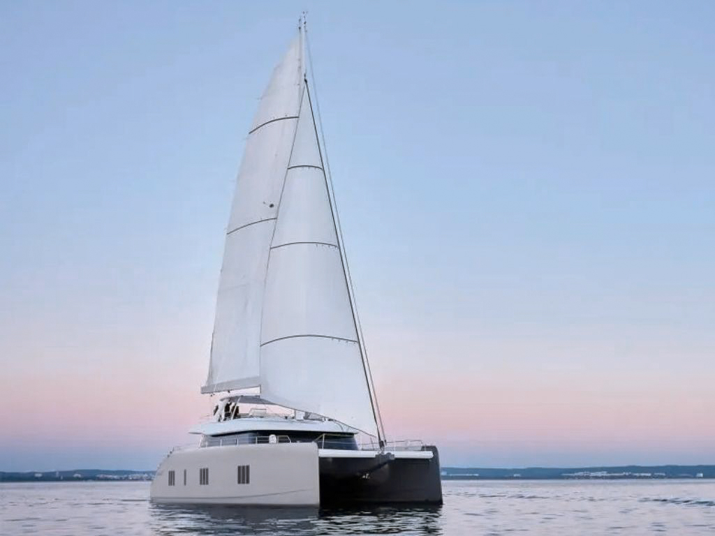 Master cabin of the 80 Sunreef I yacht with a large bed