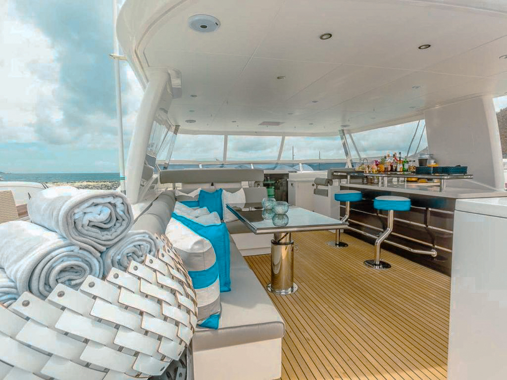 Swimming platform of the 85 Horizon with water access and toys