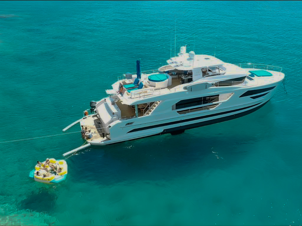 85 Horizon superyacht for private multi-day charter in the Caribbean