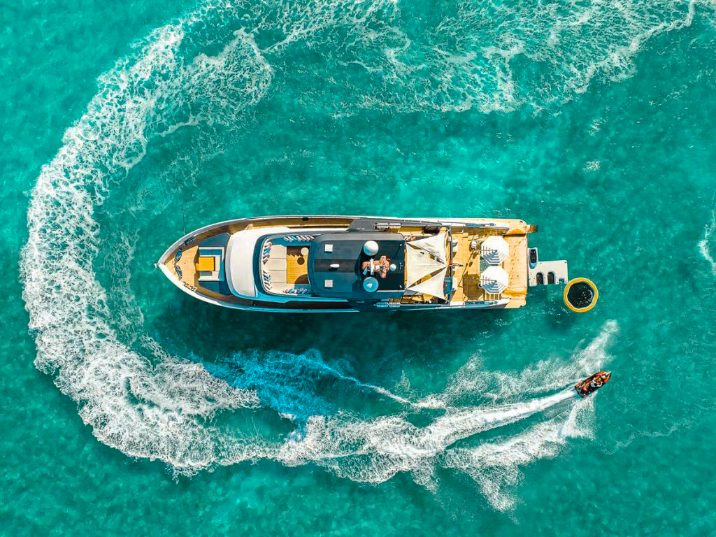 Upper deck and sun lounge of 102 Alpha yacht