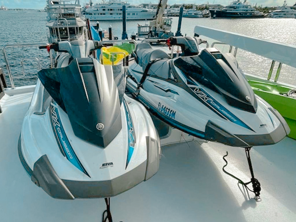 Interior salon of the 104 Intermarine yacht with comfortable seating