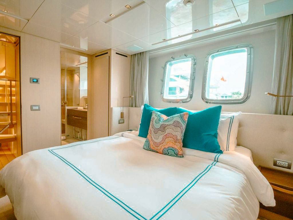 Master bedroom on 106 San Lorenzo yacht