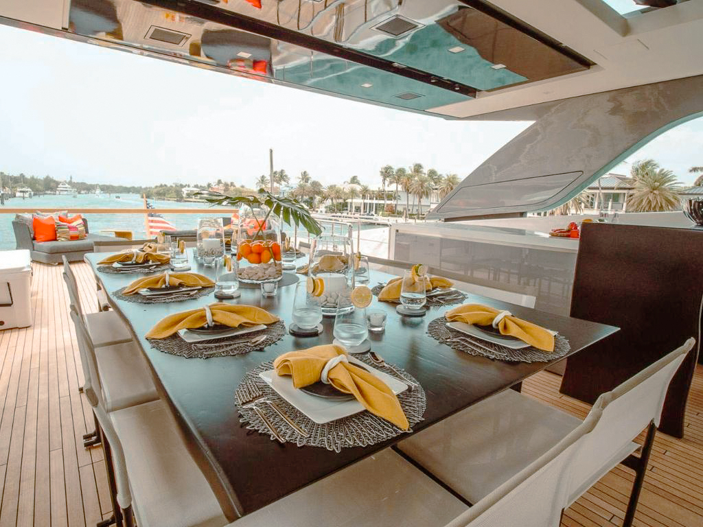 Exterior view of 106 San Lorenzo yacht at anchor