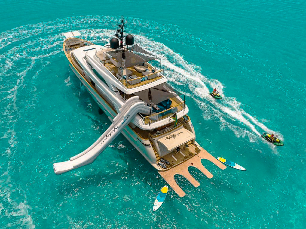 Sun deck on the 112 San Lorenzo yacht with lounge chairs