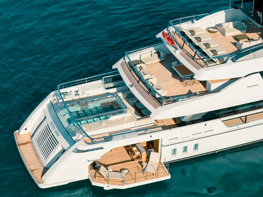 Side view of 170 San Lorenzo yacht cruising